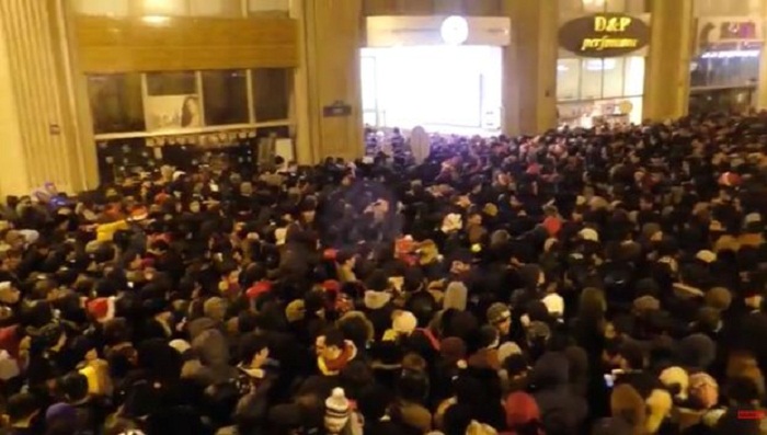 Bakıda Yeni il izdihamı - VİDEO